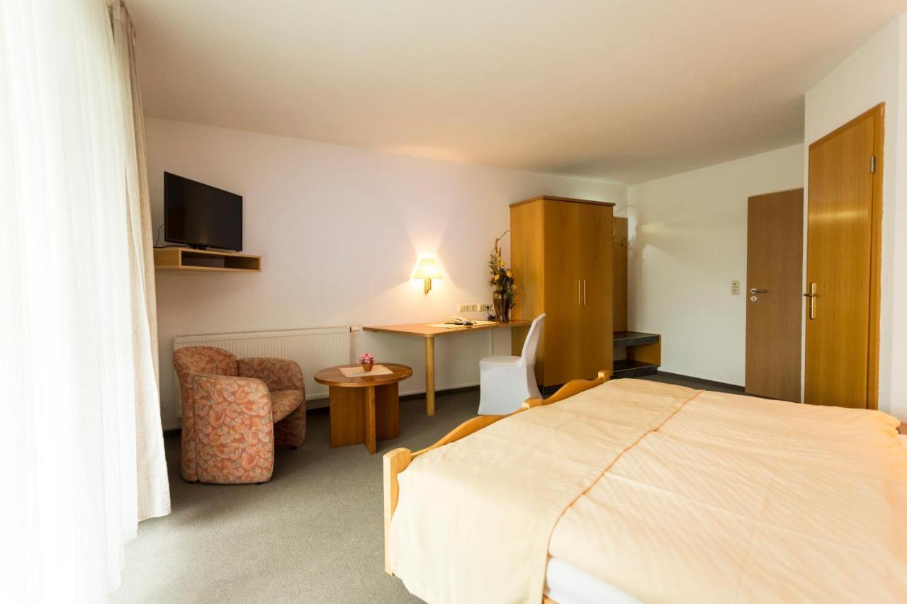 Hotel Und Restaurant Karpfenschaenke Schenkendobern エクステリア 写真