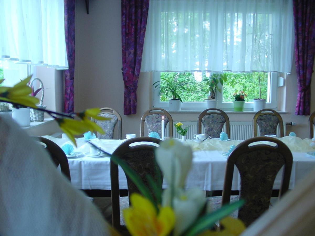 Hotel Und Restaurant Karpfenschaenke Schenkendobern エクステリア 写真