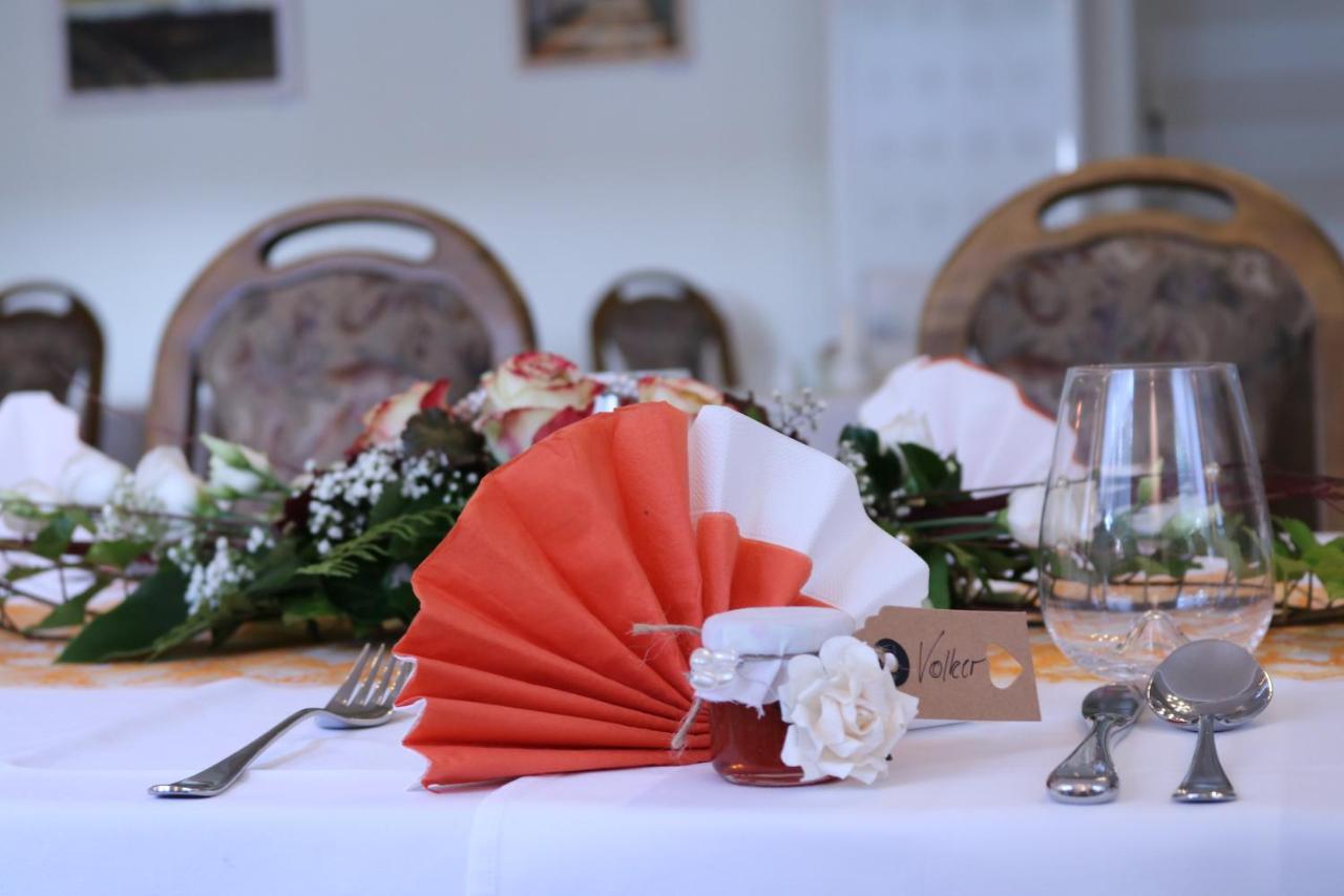 Hotel Und Restaurant Karpfenschaenke Schenkendobern エクステリア 写真